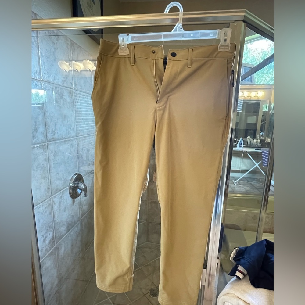 Men’s American Eagle active flex stretch tan/khaki joggers size 32X30